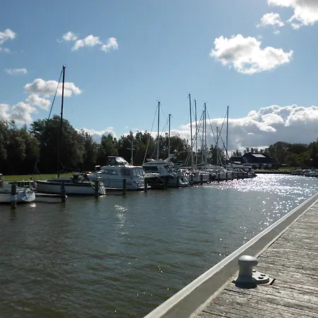 Am Bodden 50m Vom Saaler Bodden Entfernt Saal